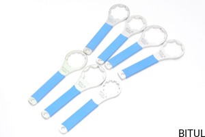 ZESTAW KLUCZY DO PLASTIKOWYCH KORKÓW 7SZT  FK011